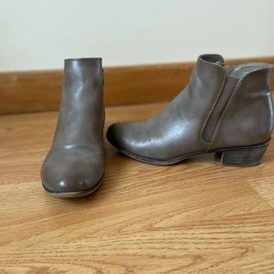 XAPPEAL Grey Booties Size 8M